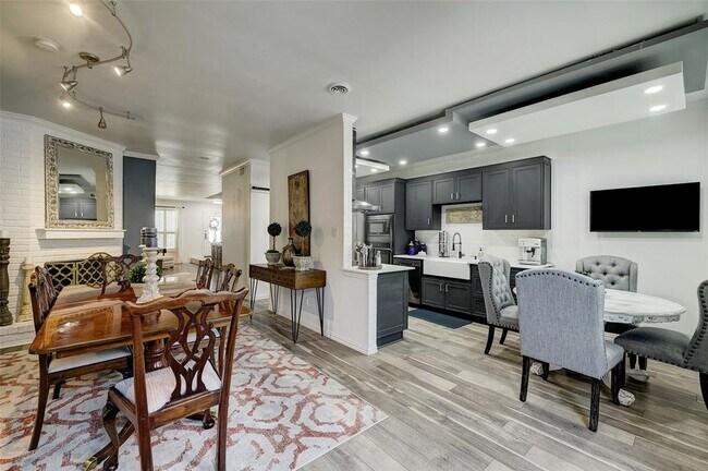 Building Photo - 9619 Doliver Dr