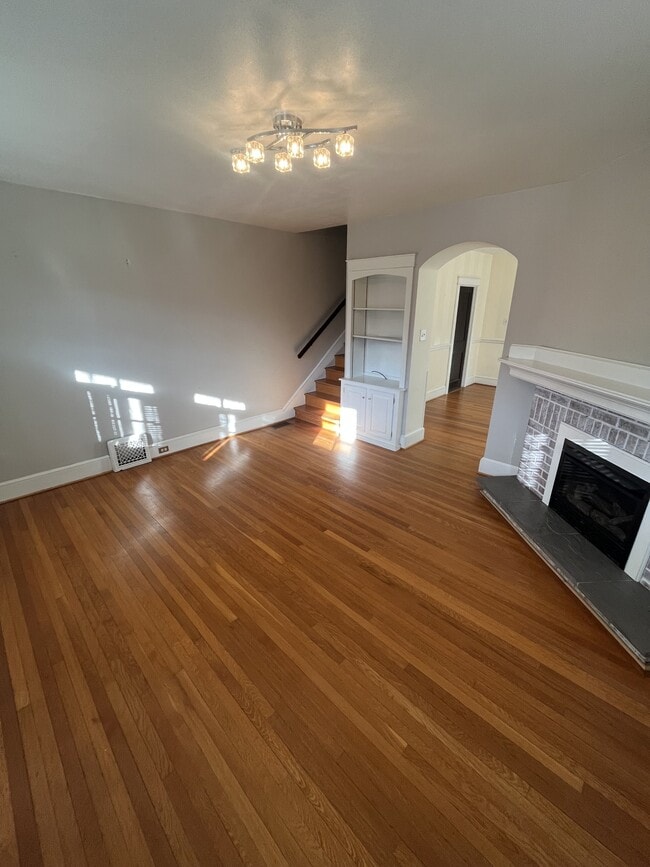 Building Photo - 1209 Elm Ave