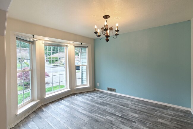 Building Photo - Beautiful Home in Gleneagle Neighborhood