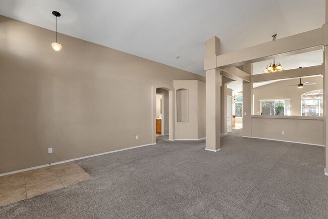 Building Photo - 647 W Fremont Dr