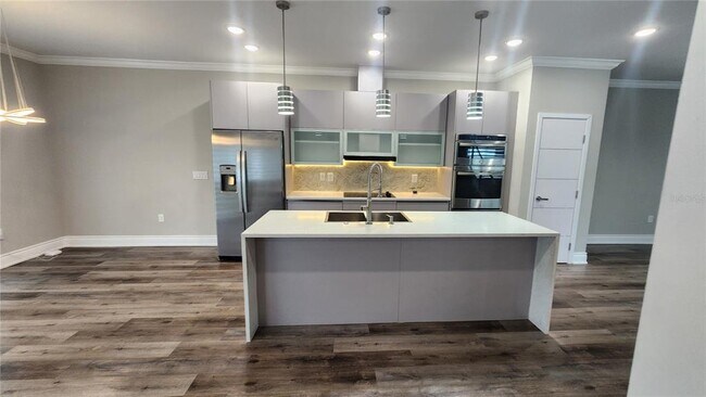 Building Photo - 1968 Greenbriar Ter