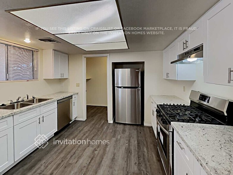 Building Photo - 17845 N 43rd St