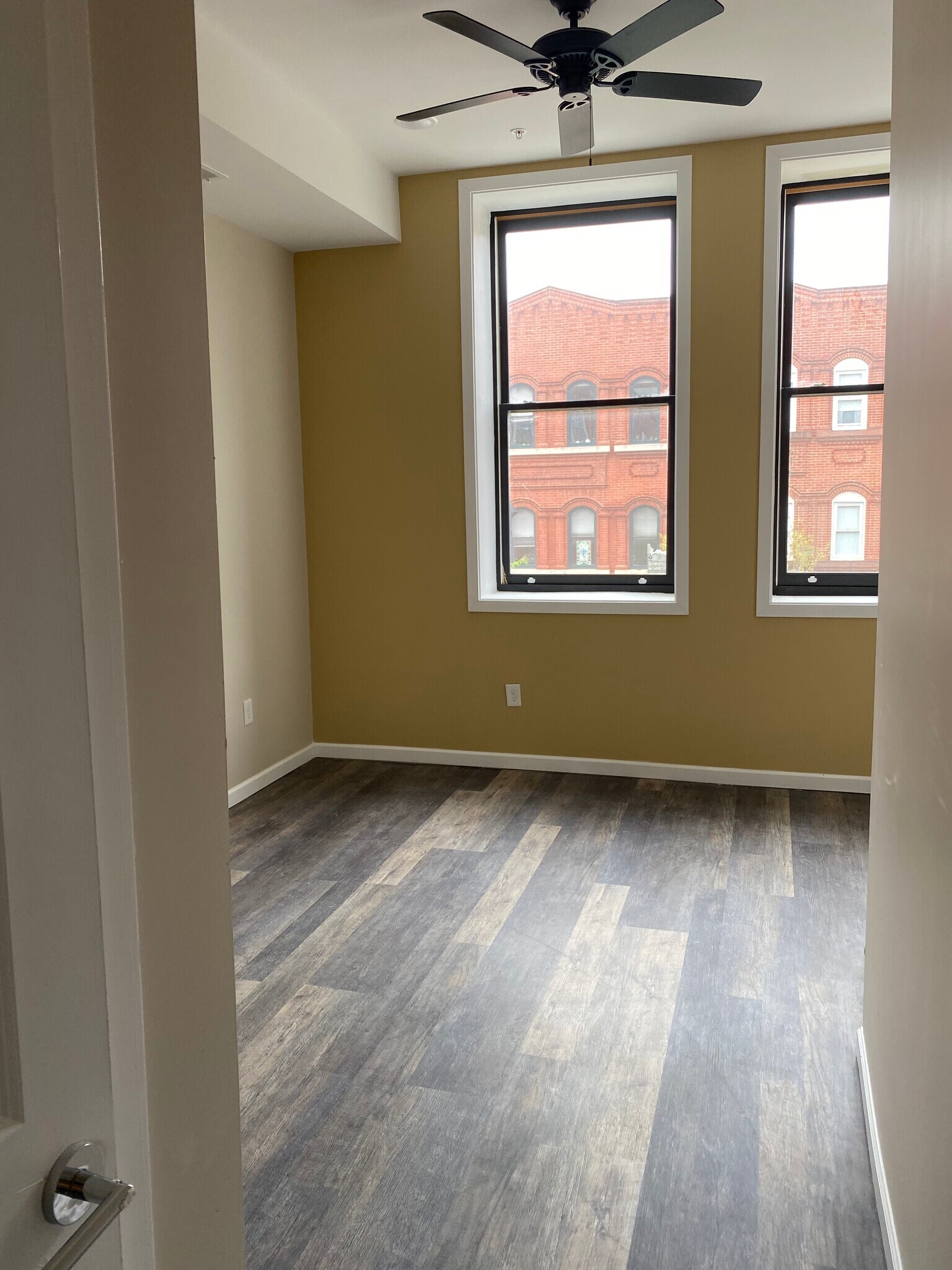 Building Photo - 1805 Saint Paul St