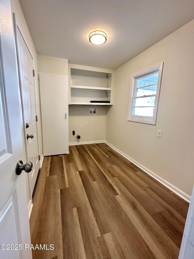 Building Photo - 239 Longview Dr