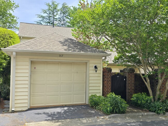 Building Photo - 517 Tanners Park Ct