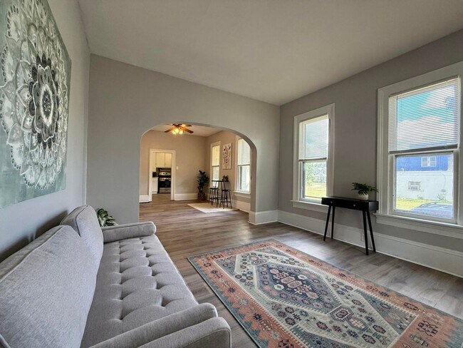 Building Photo - 280 Mason Ave