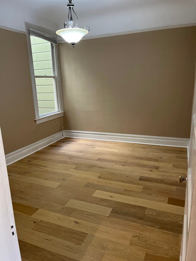 Building Photo - 445 Chestnut St