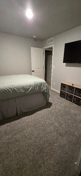 Building Photo - 618 Apex Trail