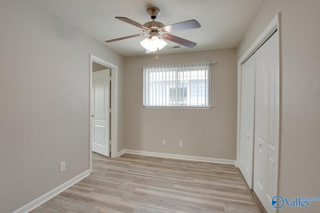 Building Photo - 128 Farmington Dr