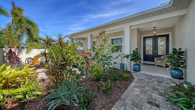 Building Photo - 1111 Mallorca Dr