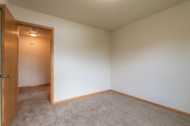 Building Photo - 508 NE Graham St