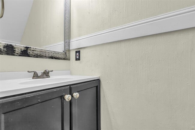 Building Photo - 15830 Pipers View Dr