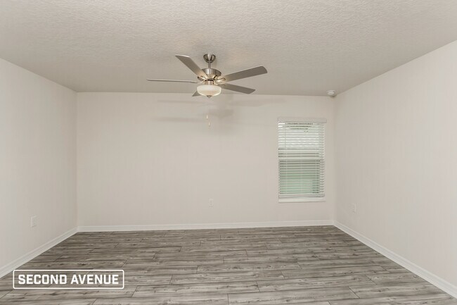 Building Photo - 715 Hanau Ave NW