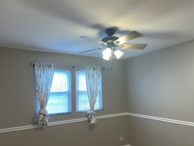 Building Photo - 447 Kilkenny Ct
