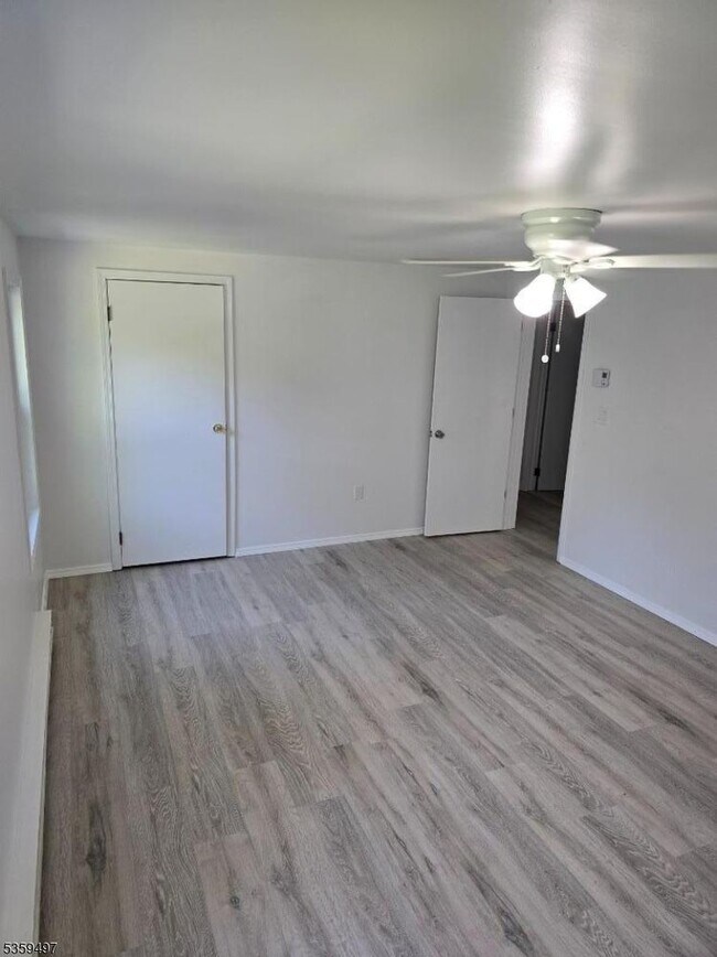 Building Photo - 125 Hemlock Hill