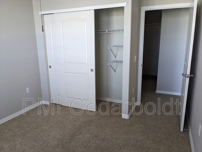 Building Photo - 10176 Park Meadows Dr