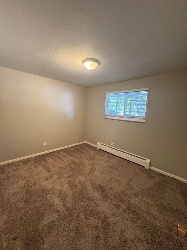 Building Photo - Updated 3-bedroom 1 bathroom in Littleton!
