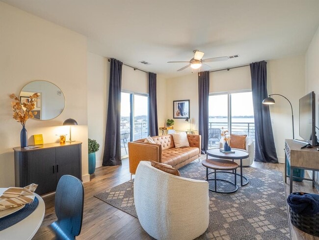 Building Photo - 6444 Burnet Rd