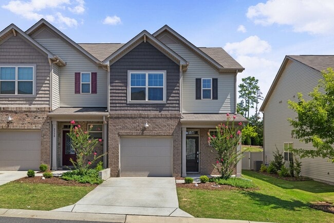 Primary Photo - Beautiful 3 bed, 2.5 bath townhome in The ...