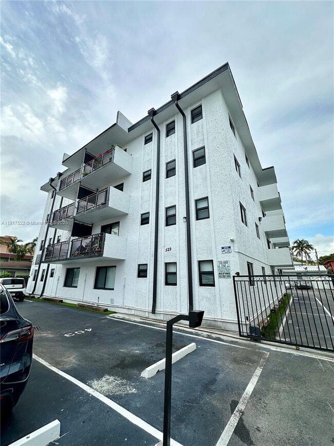 Building Photo - 529 SW 4th St