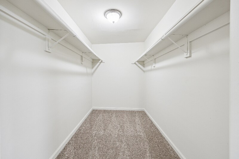 Building Photo - 2511 Evergreen Dr