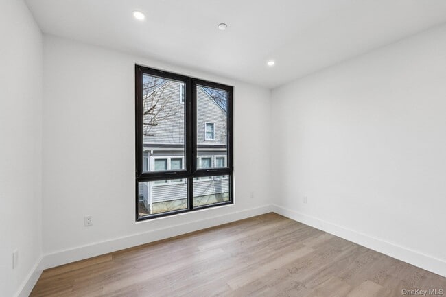 Building Photo - 325 Manville Rd