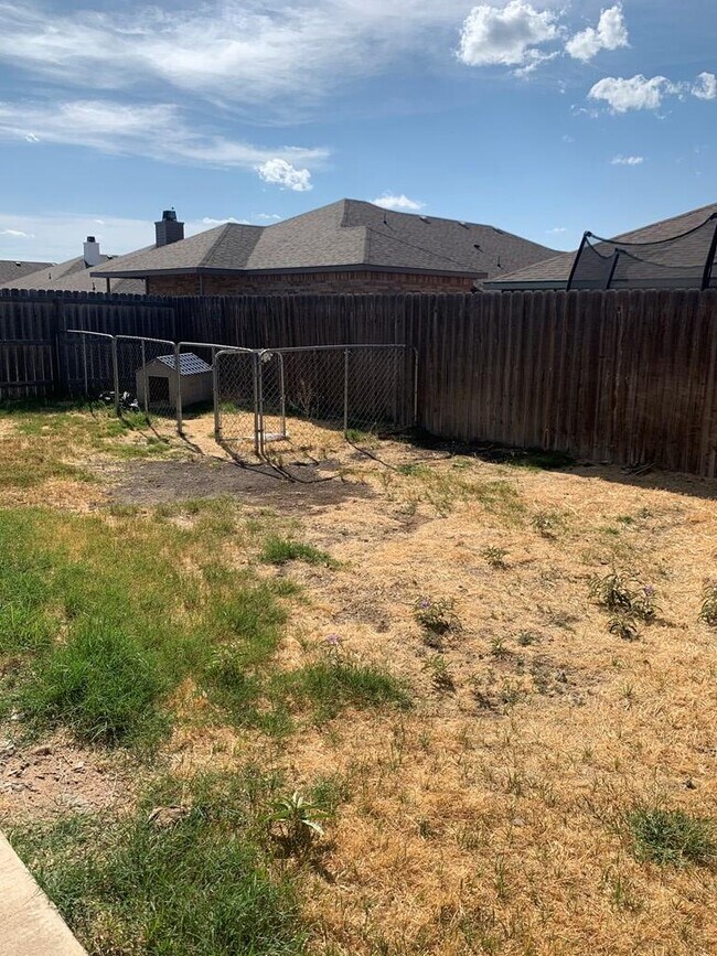 Building Photo - 905 E 98th St