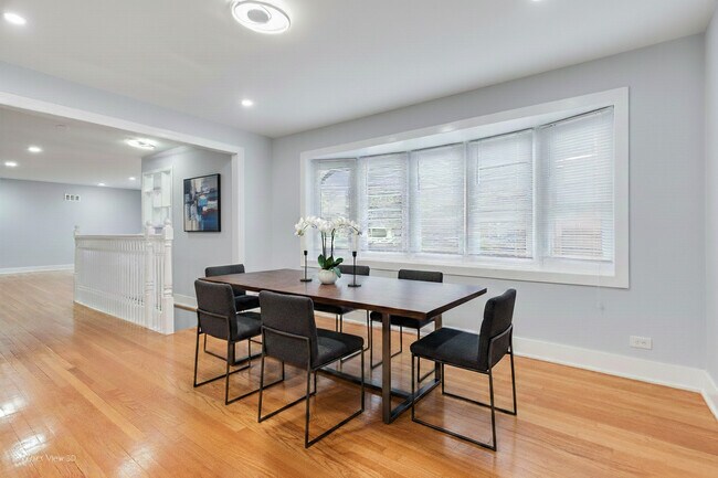 Building Photo - 8845 Mango Ave