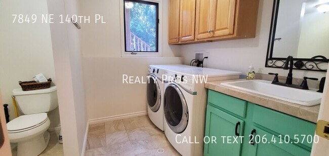 Building Photo - 7849 NE 140th Pl