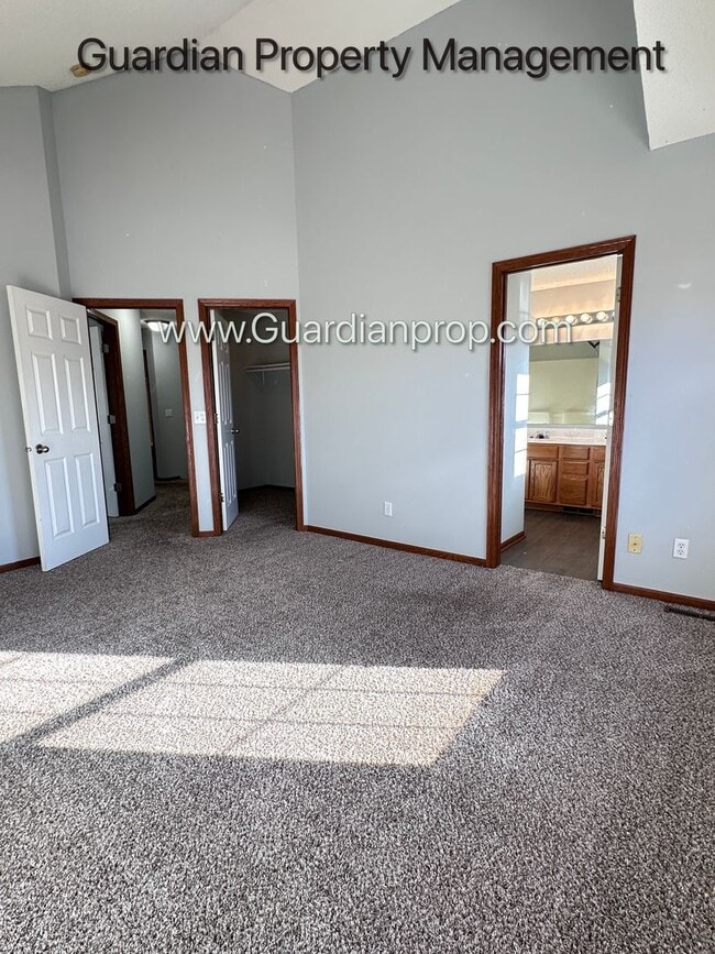 Building Photo - Hopkins Single Family Home, 2 Car Garage, Office, Gas Fireplace, Primary Suite