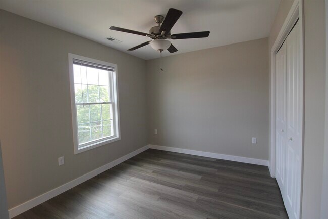 Building Photo - 101 WILLOWSTONE Ct