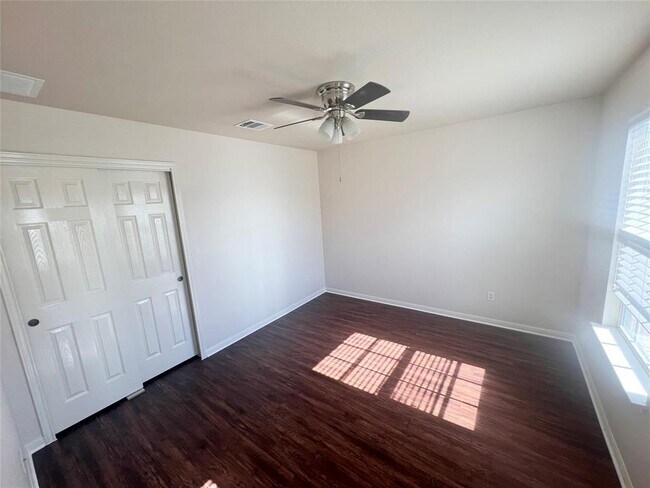 Building Photo - 476 Nottingham Loop