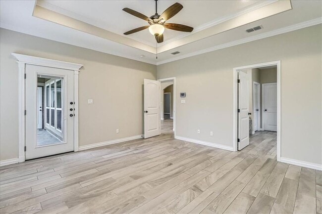 Building Photo - 6537 Paddington Dr