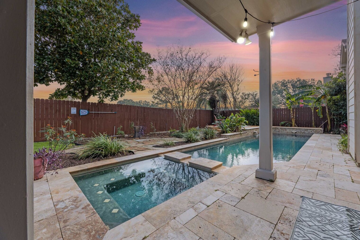 Building Photo - 1905 Navajo Dr