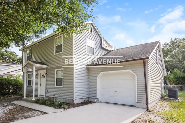 Building Photo - 223 Carla Ann CT