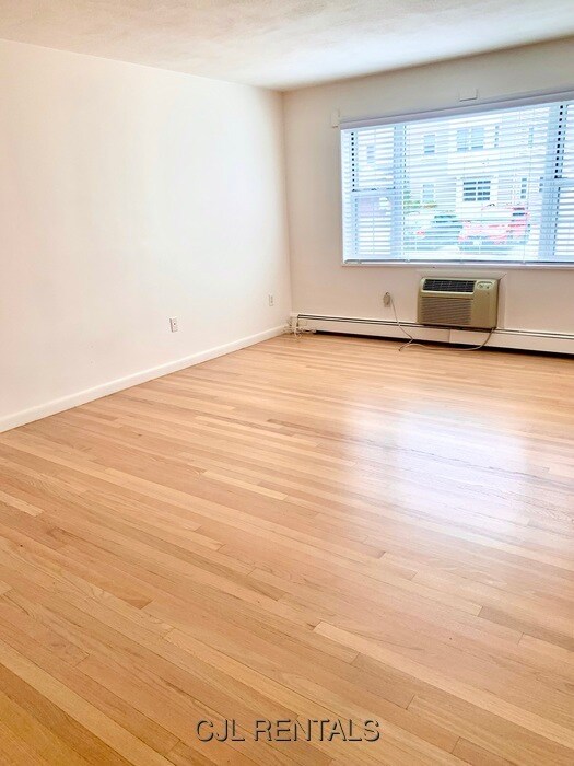 Building Photo - 69 Grove St