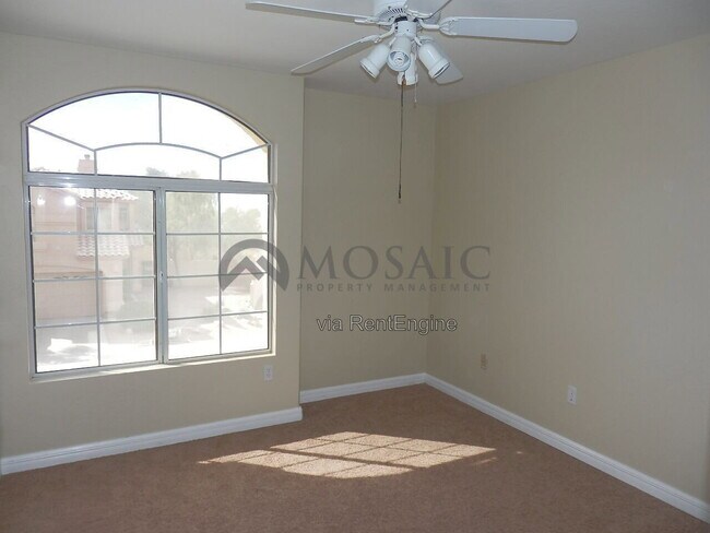 Building Photo - 2106 E Briarwood Terrace