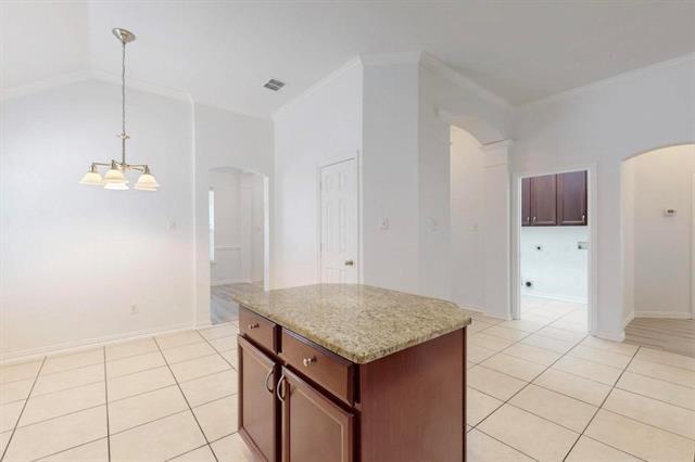 Building Photo - 1720 Bluebird Dr
