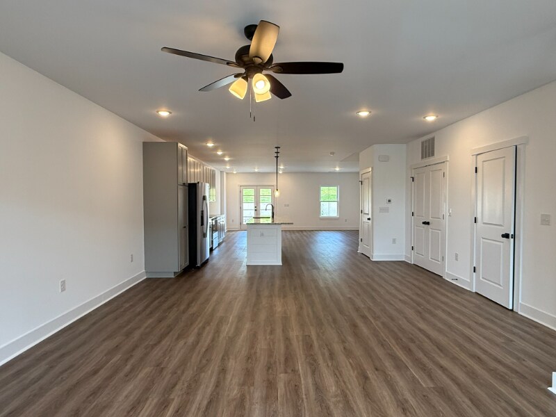Building Photo - 5 Prairie Ct