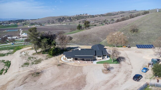 Building Photo - 8850 Rocky Canyon Rd