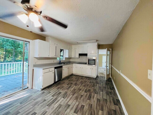 Building Photo - 125 Roseberry Ln
