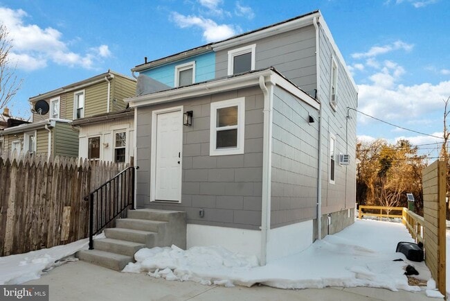 Building Photo - 2301 Herkimer St