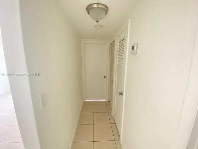 Building Photo - 13920 Lake Placid Ct