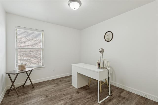 Building Photo - 913 Lovebird Ln