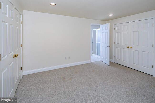 Building Photo - 497 Christopher Dr
