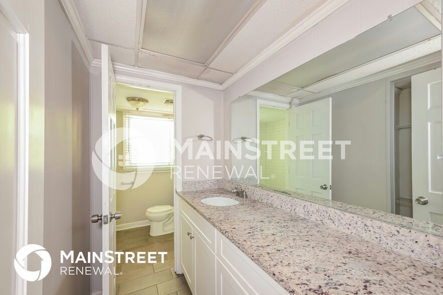 Building Photo - 2855 Hickory Cir