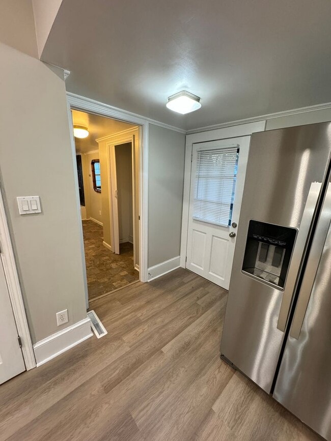 Building Photo - Fully remodeled, 2 bed 1 bath house, Walk to downtown Kannapolis!