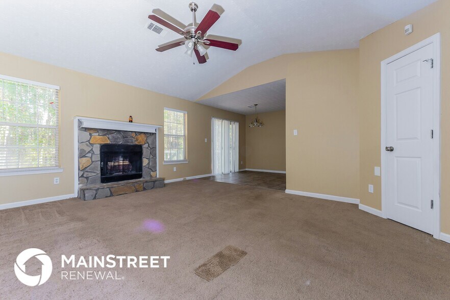 Building Photo - 6805 Silver Maple Dr