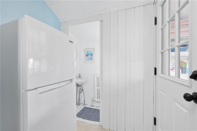 Building Photo - 59 Mt Hope Ave