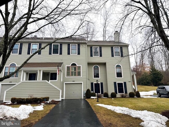 Building Photo - 2305 Westfield Ct